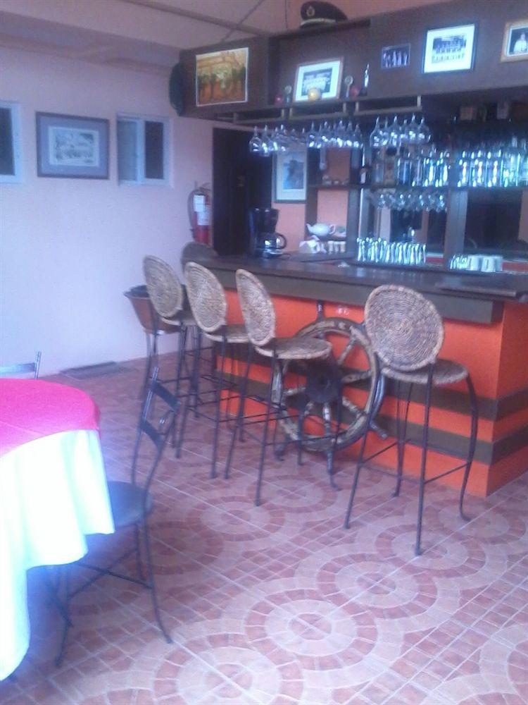 Gani Hotel Angeles Buitenkant foto