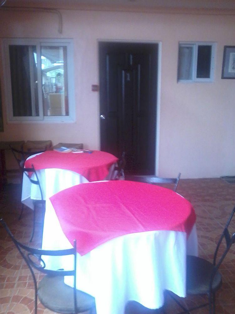 Gani Hotel Angeles Buitenkant foto