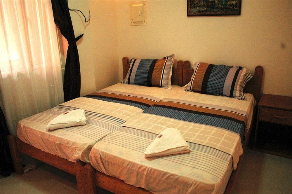 Gani Hotel Angeles Buitenkant foto